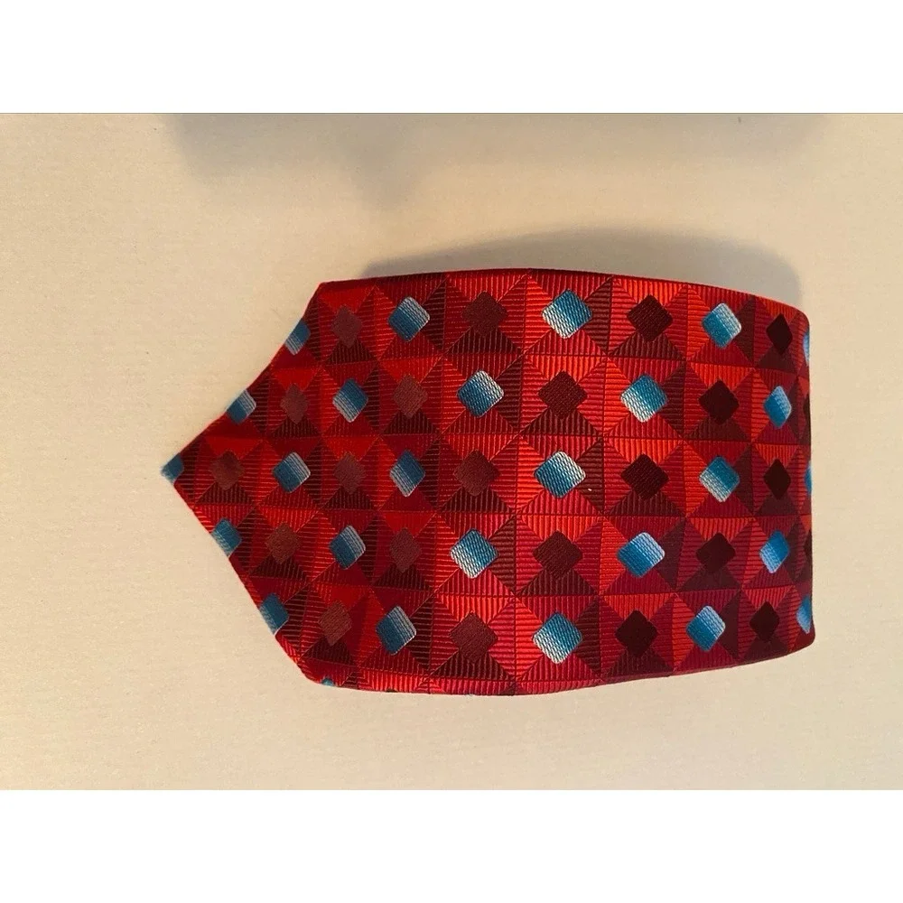 Crazy Horse Red Geometric Diamond Silk Tie A Claiborne Company‎ Mens Necktie